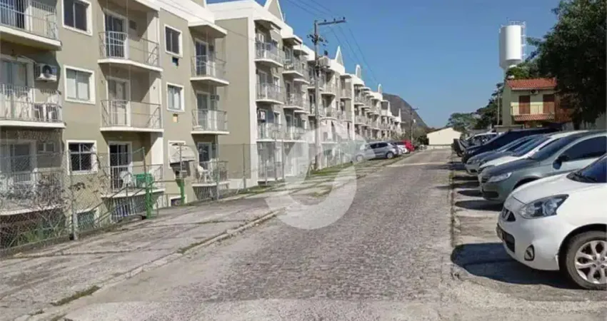 Apartamento com 2 dormitórios à venda, 67 m² por R$ 250.000,00 - Pendotiba - Niterói/RJ