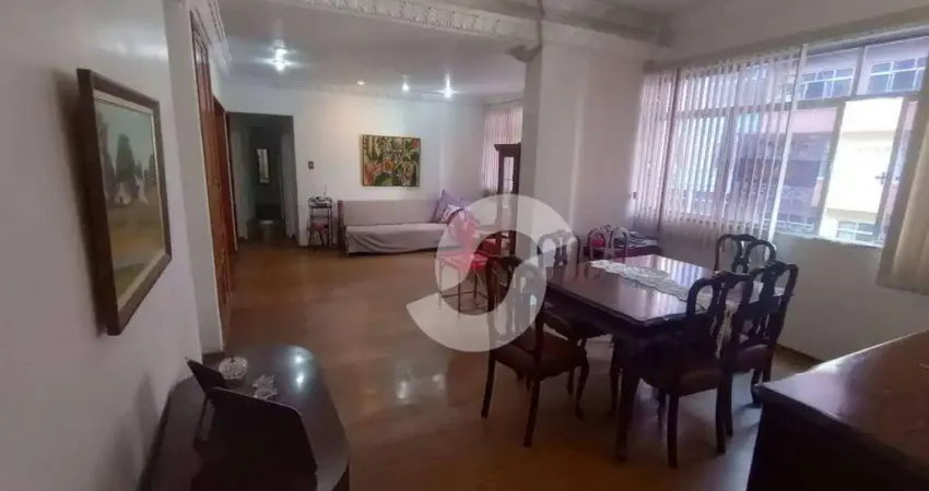 Imóvel amplo com 172m² a venda por R$950.000,00 com 4 quartos, 2 salas, 3 banheiros e dependência de empregada.