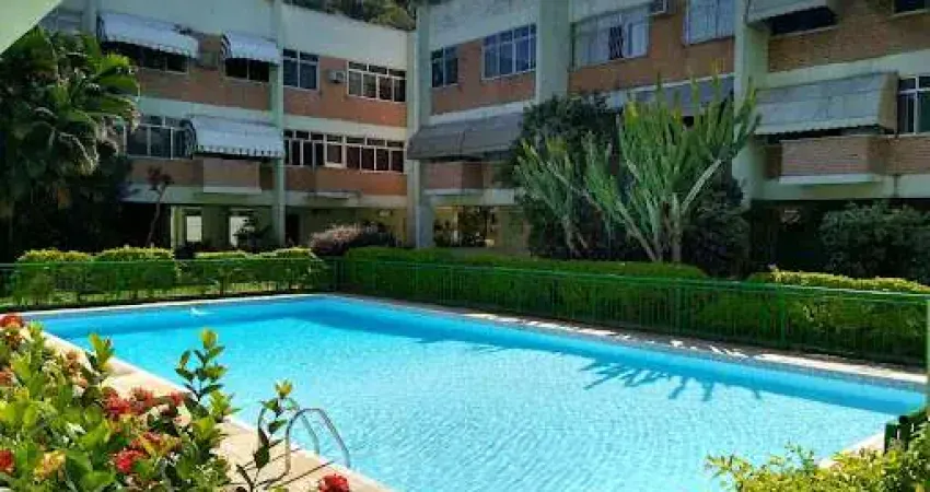 Linda Casa Triplex com 4 Quartos em Itacoatiara – Niterói!