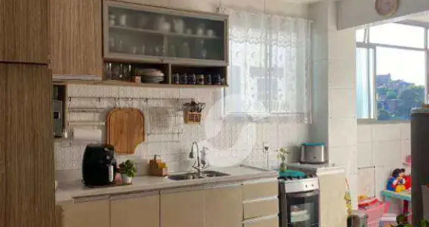 FONSECA! Lindo apartamento de 2 quartos com garagem.