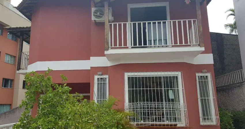 Casa com 3 quartos, 7 vagas à venda, 231 m² por r$ 950.000 - fátima - niterói/rj