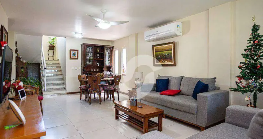 Casa duplex com 4 quartos, super aconchegante, em condomínio fechado