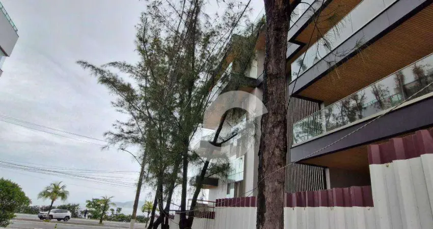 Praia Piratininga. 3 quartos, sendo 1 suíte, banheiro social, uma cozinha bem confortável, sala ampla, com varanda gourmet, 2 vagas. Prédio c/lazer