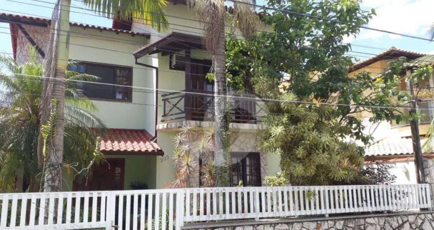 Casa com 3 dormitórios à venda, 174 m² por R$ 950.000,00 - São José do Imbassaí - Maricá/RJ