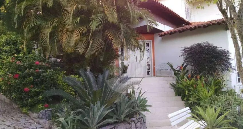 Casa com 4 dormitórios à venda, 450 m² por R$ 1.300.000,00 - Badu - Niterói/RJ