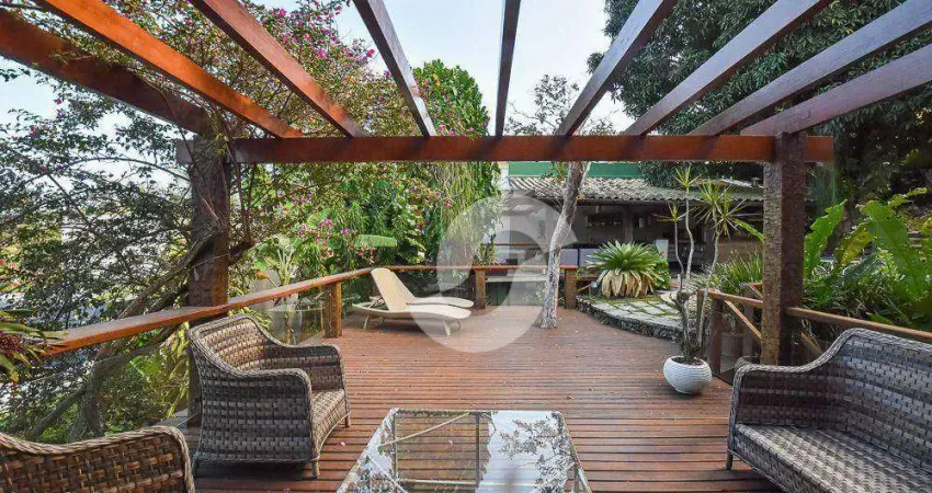 Casa com 7 dormitórios à venda, 250 m² por R$ 3.200.000,00 - Itaipu - Niterói/RJ