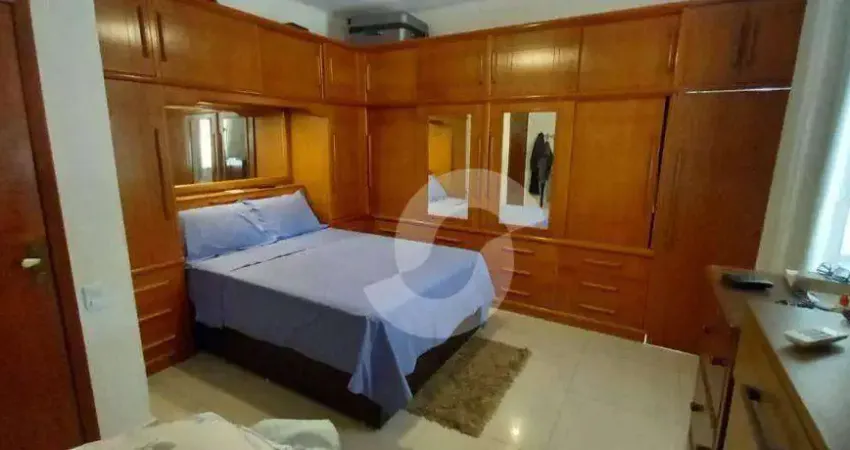 Sobrado à venda, 245 m² por R$ 1.250.000,00 - Camarão - São Gonçalo/RJ