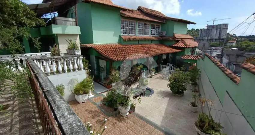 Casa com 3 dormitórios à venda, 270 m² por R$ 650.000,00 - Colubande - São Gonçalo/RJ