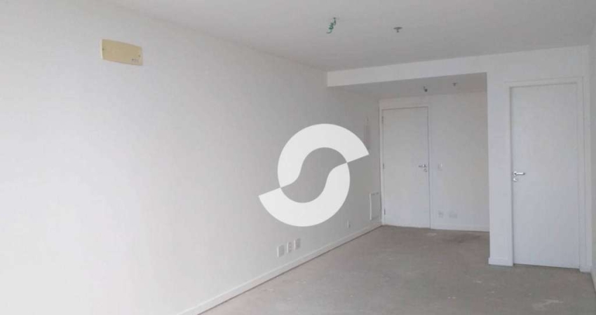 Sala comercial com vaga de garagem no Ingá!
