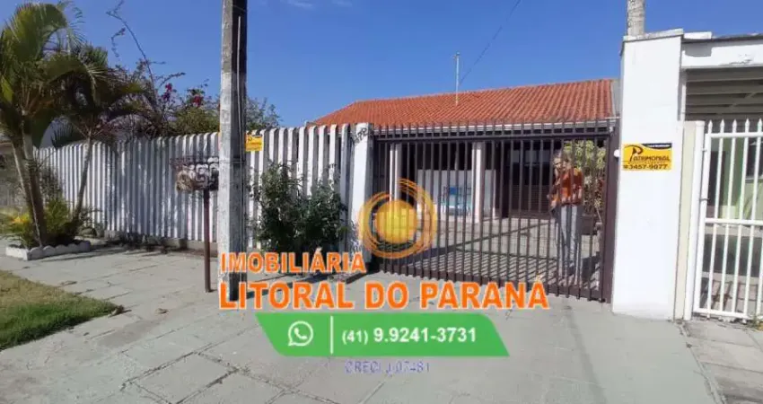 Casa de Alvenaria com 4 quartos sendo 2 suíte com Edícula e piscina