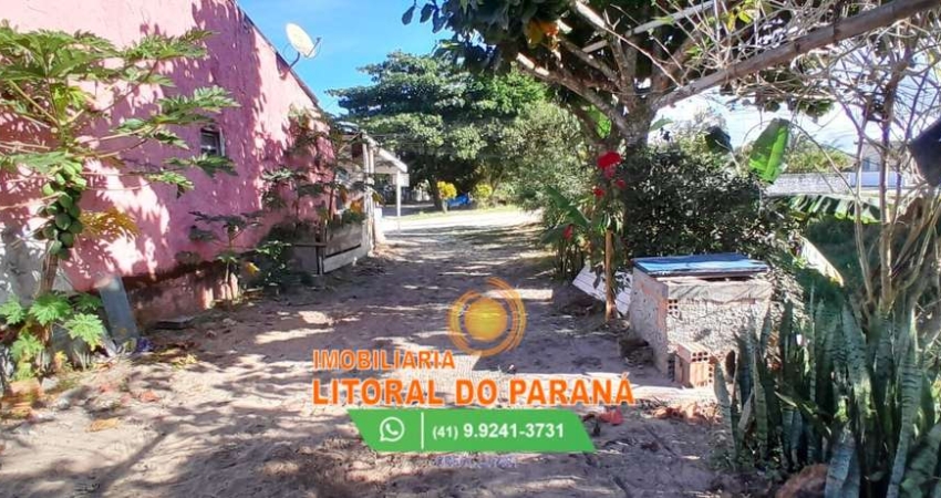 Duas Casas e Um Ponto comercial á venda no baln. Costa Azul em Matinhos