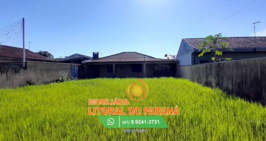 Casa Padrão 2 Dormitórios 200 metros da praia