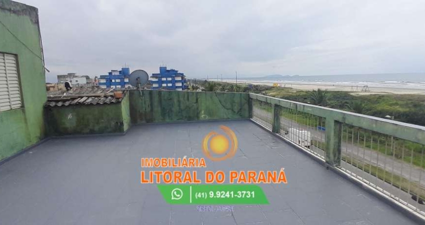 Prédio Residencial sendo 4 apartamentos ,1 ponto comercial e 1 cobertura