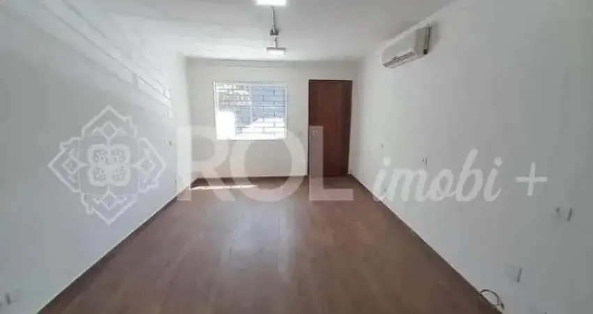 SOBRADO COM 90M² -  02 DORMITÓRIOS E QUINTAL  -  VILA ROMANA - LOCAÇÃO
