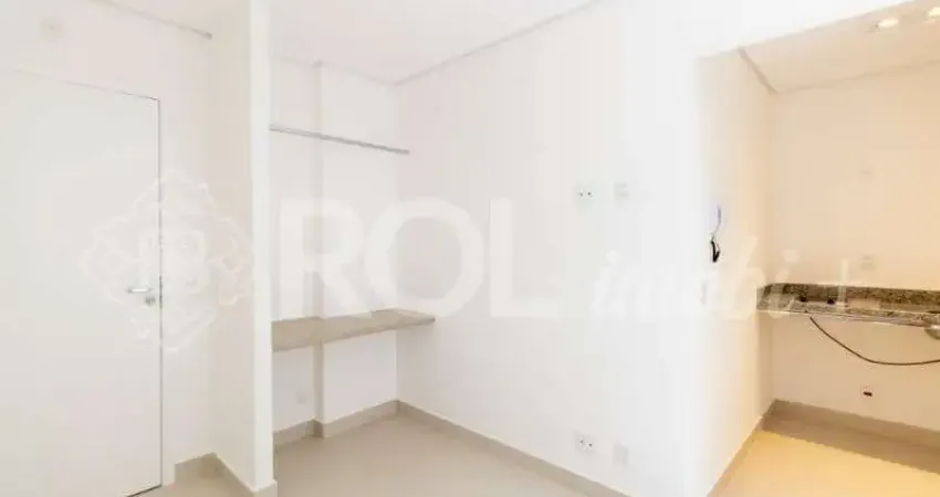 STÚDIO 15M² - REFORMADO - AMBIENTE INTEGRADO - SEM ELEVADOR - SEM VAGA - LOCAÇÃO