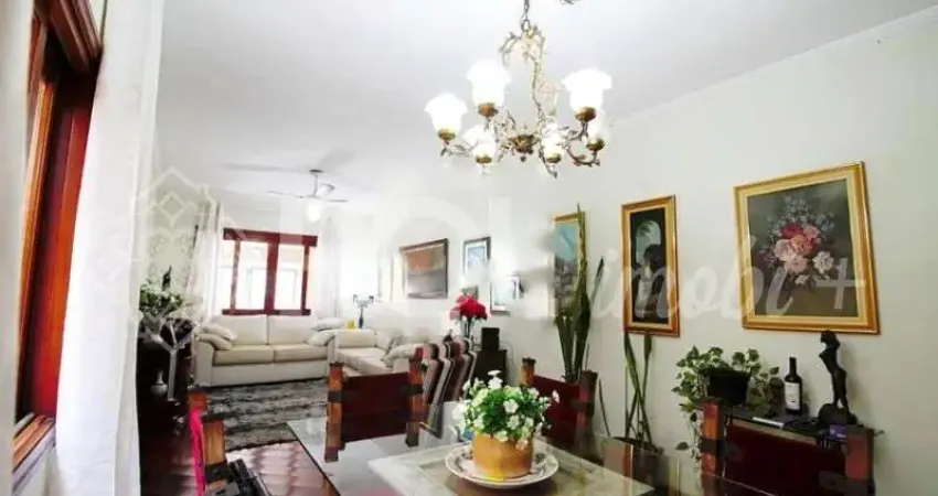 Casa com 3 Quartos e 2 banheiros à Venda, 129 m², na Vila Sonia, estuda permuta de apartamento na região como parte de pagamento.