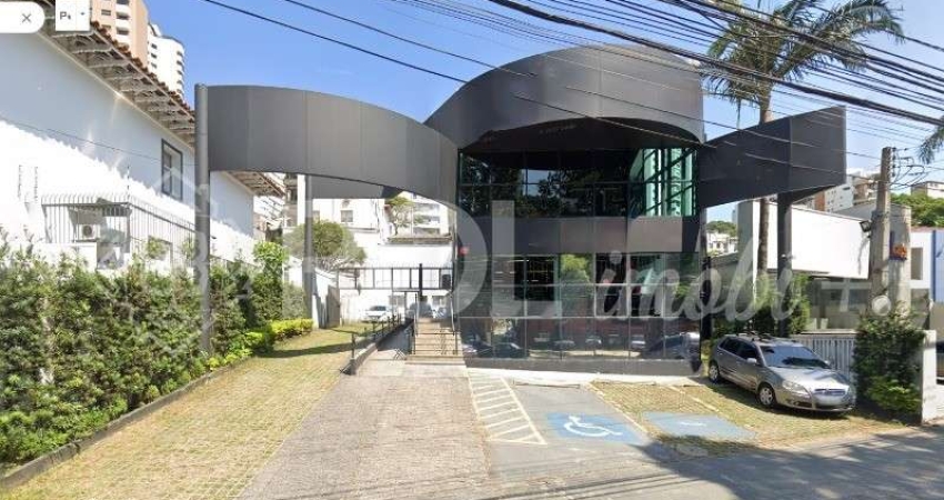 Locação de loja comercial no Pacaembu, São Paulo-SP: 6 salas, 4 banheiros, 30 vagas de garagem, 450m² de área. Venha conhecer!