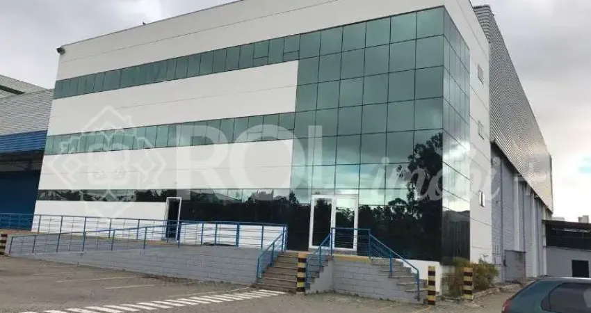 Galpão Comercial de Alto Padrão para Locação em Guarulhos-SP, no Bairro Água Chata, com 6 Salas, 6 Banheiros e 30 Vagas de Garagem.