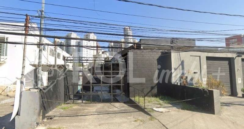 Galpão Comercial para Locação na Vila Madalena, São Paulo-SP: 2 Salas, 2 Banheiros, 5 Vagas de Garagem, 600m² de Área