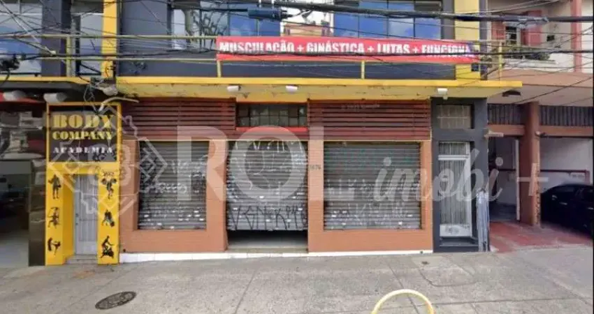 Esta espaçosa loja com uma fachada de 6 metros e um ótimo pé direito de 3 metros, ara locação com 220m² na vila mariana