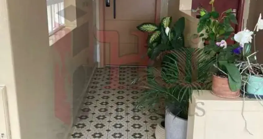 Apto na area central , reformado,proximo ao mercado, municipal, comercio em geral