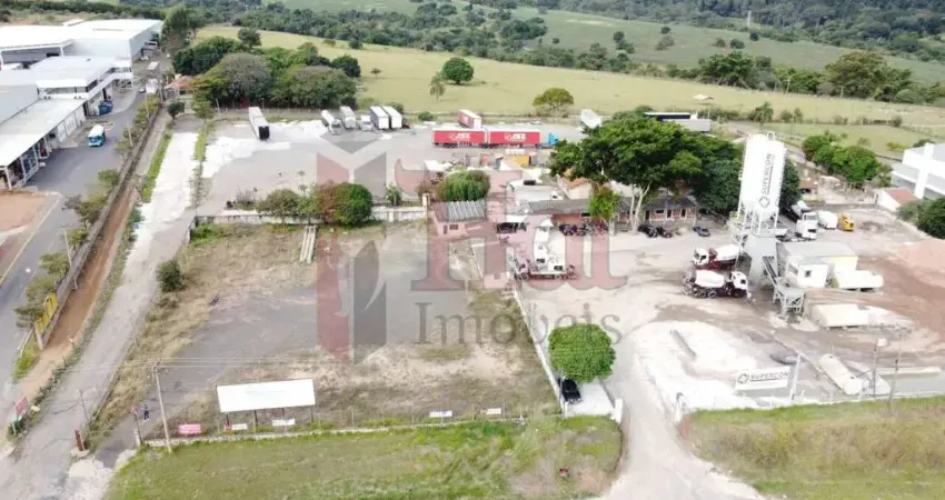 Terreno versátil de 16.428 m² para uso comercial ou industrial