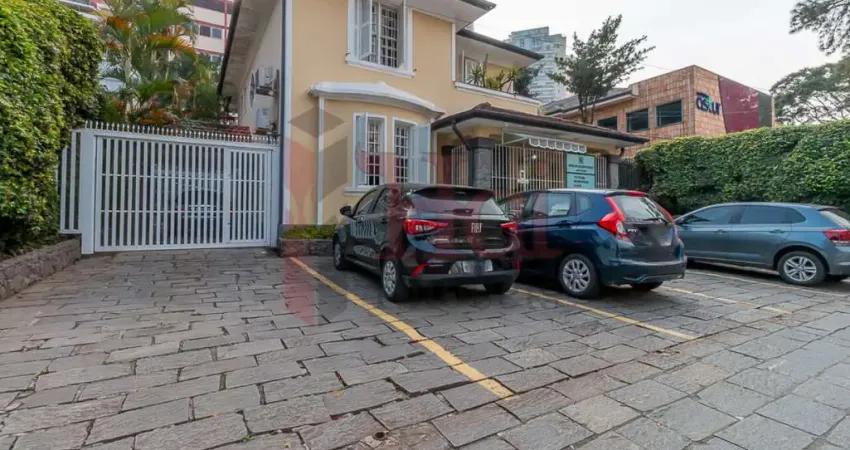 Casa comercial com 22 salas à venda na Avenida Pacaembu, 1044, Pacaembu, São Paulo