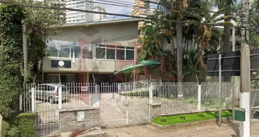 Casa comercial com 6 salas para alugar no Pacaembu, São Paulo