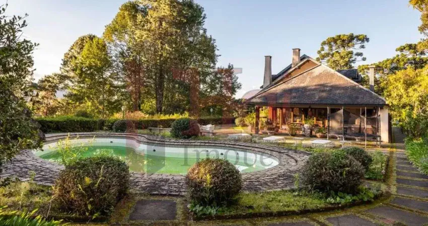 Casa à venda na Vila Abernéssia, Campos do Jordão