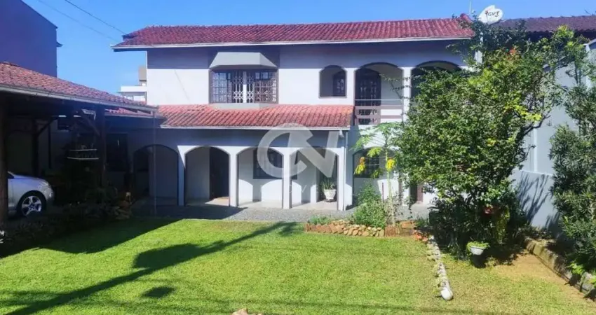Casa com 3 quartos à venda no Iririú, Joinville 