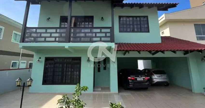 Casa com 3 quartos à venda na Rua Otto Benack, Bom Retiro, Joinville