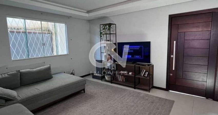 Casa com 2 quartos à venda na Rua Valdemiro Ender, Petrópolis, Joinville
