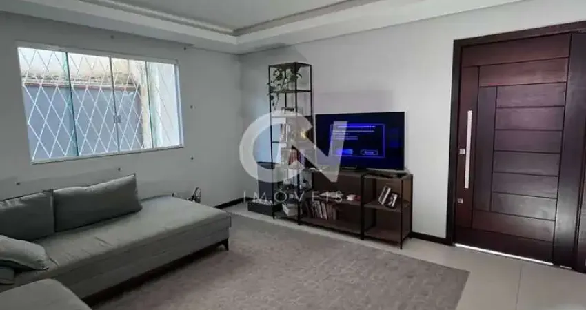 Casa com 2 quartos à venda na Rua Valdemiro Ender, Petrópolis, Joinville