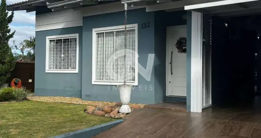 Casa averbada com 1 suíte + 2 dormitórios, piscina, no floresta