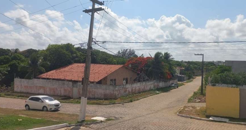 Casa com 3 dormitórios à venda por R$ 900.000 - Carapibus - Conde/PB