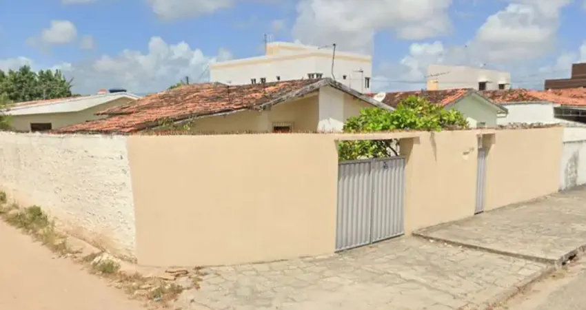 Casa com 3 dormitórios à venda por R$ 450.000,00 - Ernesto Geisel - João Pessoa/PB