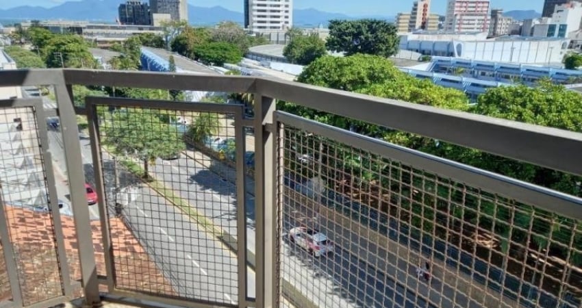 Apartamento com 1 Dormitório, 2 vagas de garagem - Centro de Florianópolis/Sc