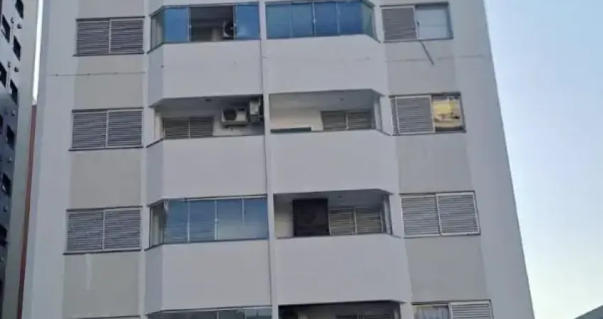 Apartamento 3 dormitórios, 1 garagem, próximo supermercados ao hippo