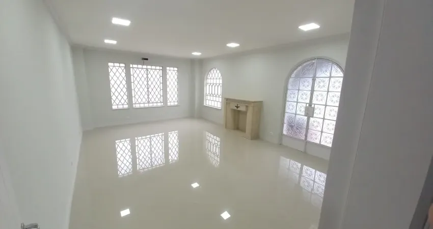 Sala Comercial no Centro de São José dos Pinhais - Famoso Castelinho