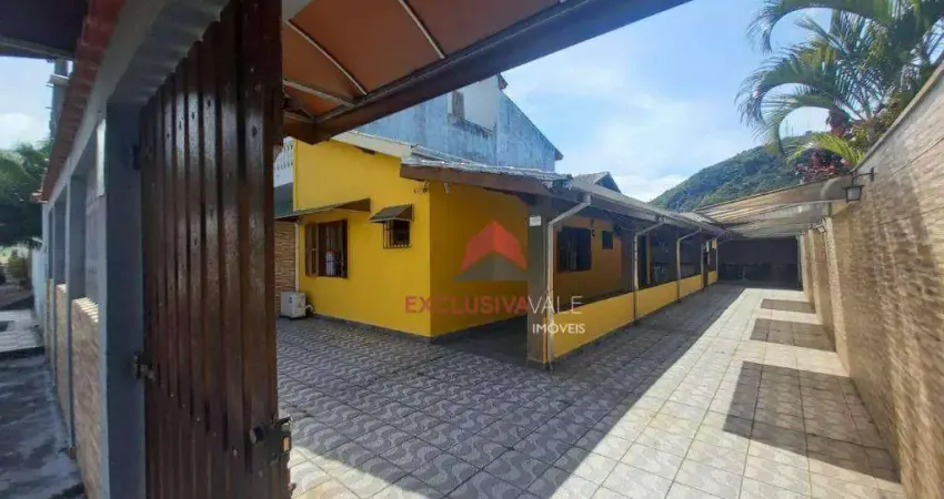 Casa com 2 dormitórios à venda, 153 m² por R$ 680.000,00 - Sumaré - Caraguatatuba/SP