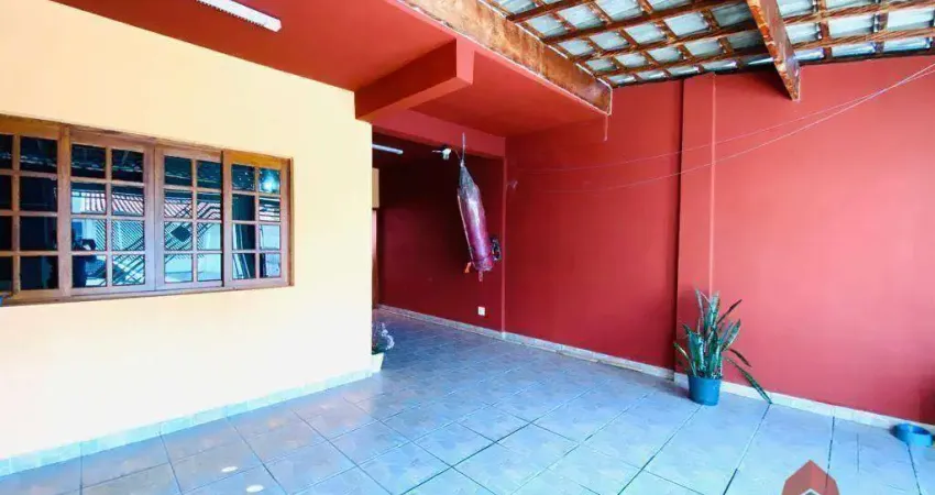 Lindo Sobrado com 03 dormitórios (1st.) à venda, 172 m² por R$ 455.000 - Putim - São José dos Campos/SP