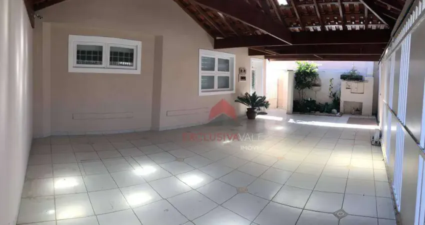 Casa com 3 dormitórios à venda, 230 m² por R$ 895.000 - Jardim das Indústrias - São José dos Campos/SP