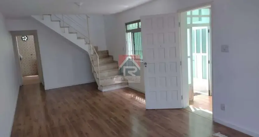 Casa à venda no bairro Parque Jaçatuba - Santo André/SP