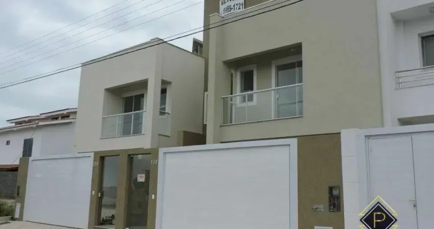 Casa Geminada de Alto Padrão à Venda na Praia dos Amores