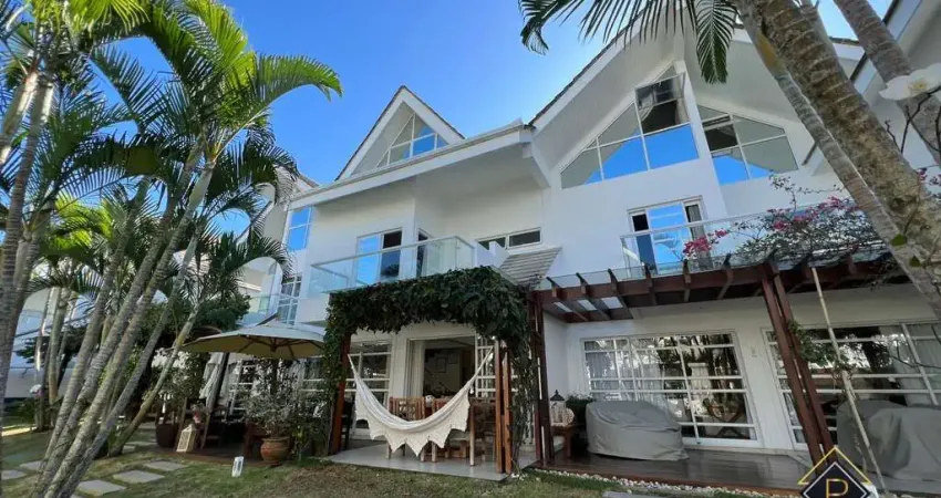 Casa à venda no bairro Praia do Estaleiro - Balneário Camboriú/SC