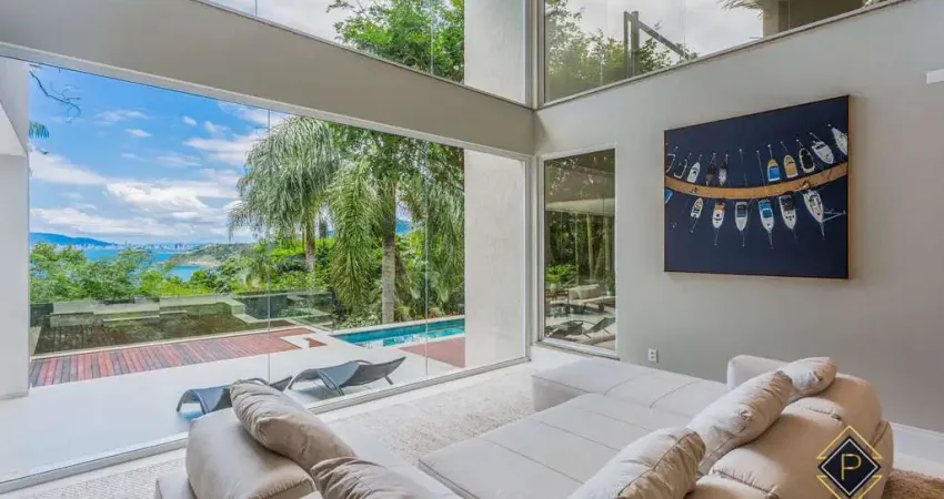 Casa à venda no bairro Estaleiro - Balneário Camboriú/SC