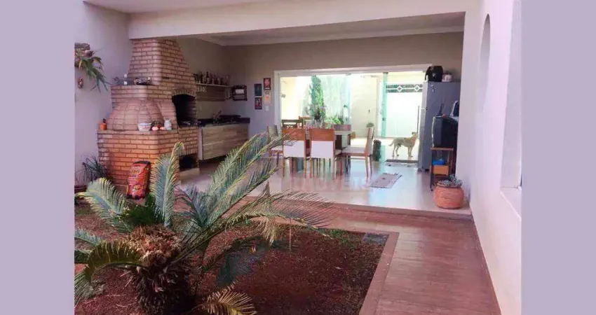Maravilhosa casa assobradada de alto padrão à venda no bairro Residencial Nossa Senhora de Fátima em Americana-SP.