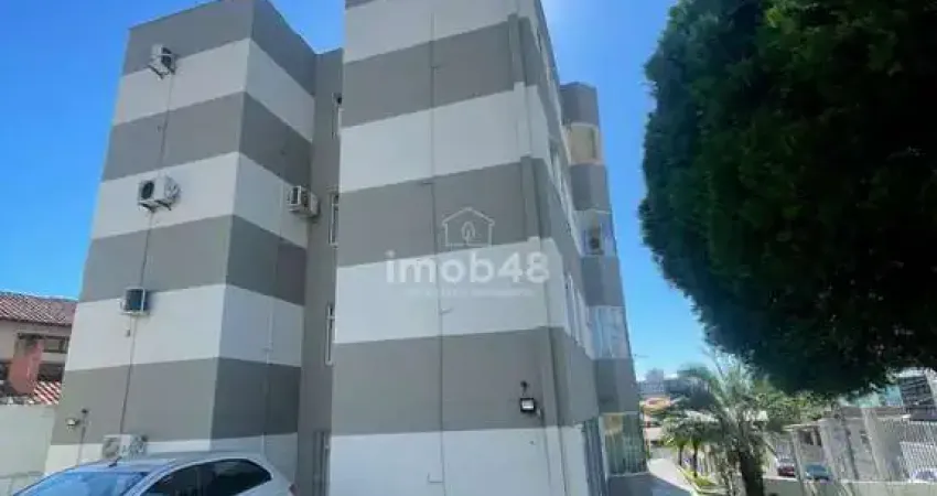 Apartamento à Venda em Praia Comprida, São José – 3 Quartos, 63m²