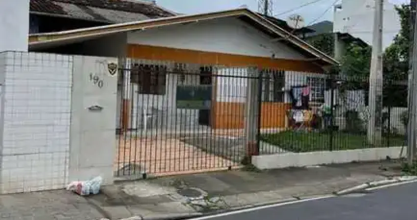 Casa com 4 quartos à venda na Rua Doutor Leoberto Leal, 190, Fazenda, Itajaí