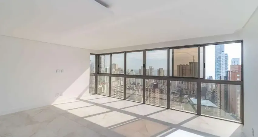 Apartamento no Ed. Ocean Breeze em Balneário Camboriú.